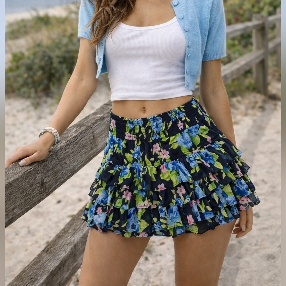 Navy Blue Floral Tiered Mini Skirt Abercrombie & Fitch Women’s Medium Like New